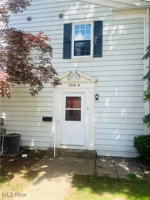 7328 Foxmill Rd, Mentor, OH 44060 photo 3