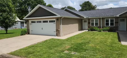 416 Elm St UNIT B, Belpre, OH 45714