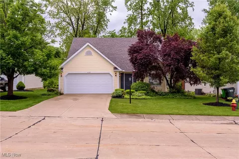 4628 Pebble Creek Pass, Brunswick Hills, OH 44212