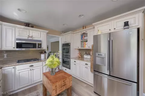 6352 Creekside Trl, Solon, OH 44139 photo 12