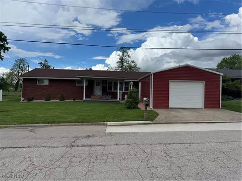 2533 15th Ave, Parkersburg, WV 26101