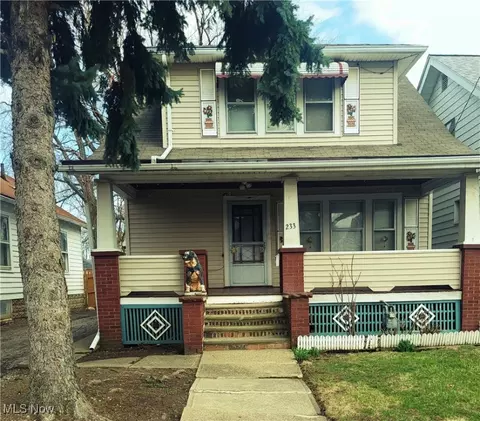 233 Iowa Ave, Lorain, OH 44052
