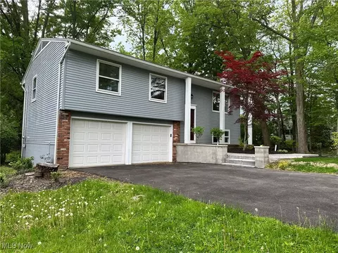 9744 Andrea Dr, Concord, OH 44060