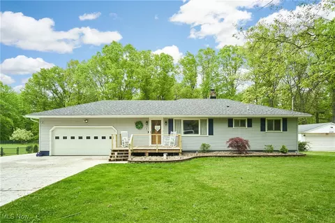 1149 Midland Ave, New Franklin, OH 44203
