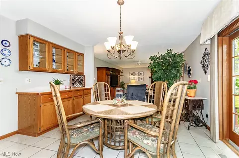 Dining - 1410 Stowe Rd, Saybrook, OH 44004 photo 4 of 5