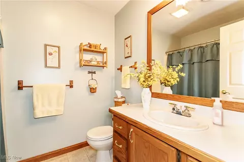 Bath - 1410 Stowe Rd, Saybrook, OH 44004 photo 2 of 3