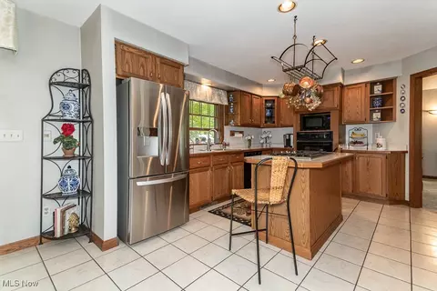Kitchen - 1410 Stowe Rd, Saybrook, OH 44004 photo 4 of 5