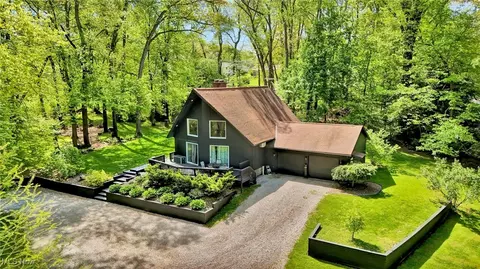 9060 Traphagen St NW, Massillon, OH 44646