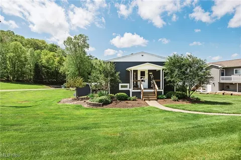 272 Cheyenne Trl, Malvern, OH 44644