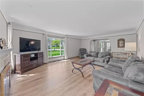 6319 E Pleasant Valley Rd, Independence, OH 44131 photo 5