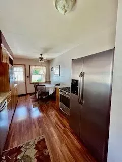 281 N Pardee St, Wadsworth, OH 44281 photo 8