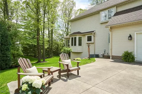 Exterior - 4012 Stonebridge Blvd, Copley, OH 44321 photo 9 of 11