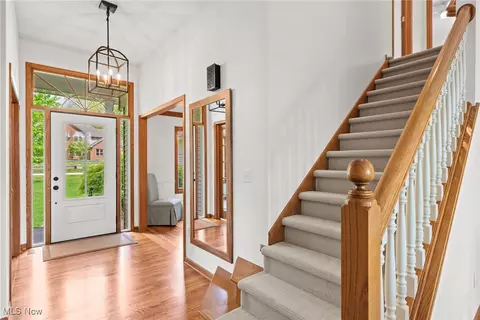 Entry Way - 4012 Stonebridge Blvd, Copley, OH 44321 photo 2 of 2