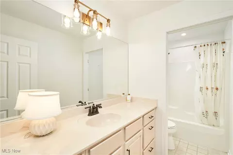 Bath - 4012 Stonebridge Blvd, Copley, OH 44321 photo 5 of 5