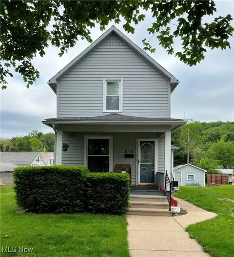 619 Fair Ave NE, New Philadelphia, OH 44663