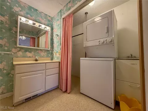 215 High St, Lodi, OH 44254 photo 4