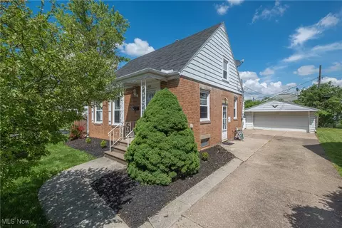 225 Longfellow St, Elyria, OH 44035 photo 23
