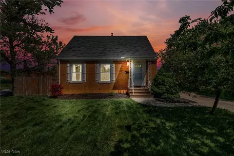 225 Longfellow St, Elyria, OH 44035 photo 2