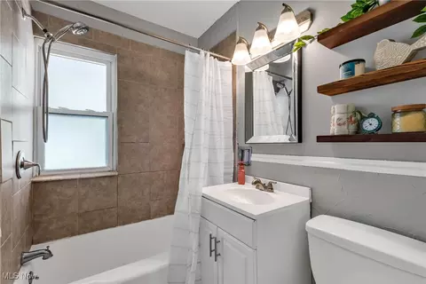 225 Longfellow St, Elyria, OH 44035 photo 12