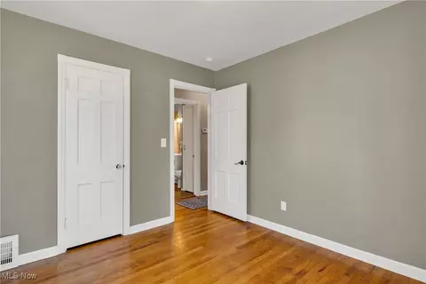225 Longfellow St, Elyria, OH 44035 photo 17