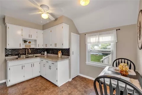 225 Longfellow St, Elyria, OH 44035 photo 3