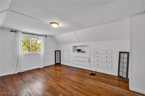 225 Longfellow St, Elyria, OH 44035 photo 9