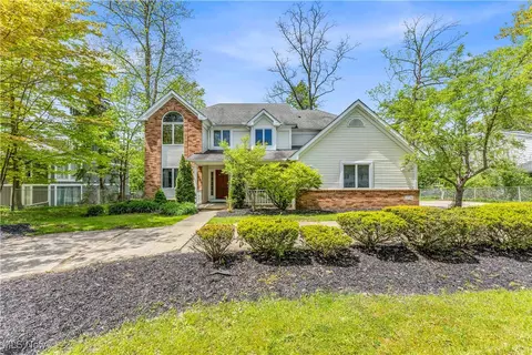 2736 Green Rd, Shaker Heights, OH 44122