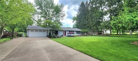 796 Chenook Trl, Macedonia, OH 44056