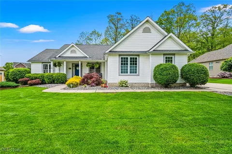 41 Savannah Ct, Canfield, OH 44406