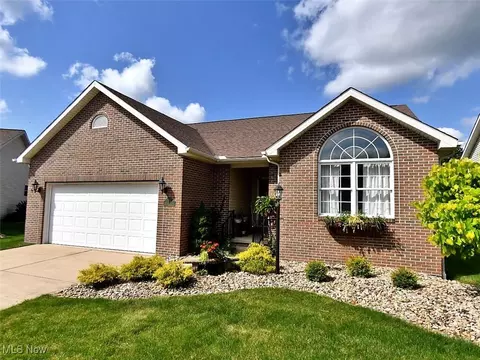 116 Royal Troon SE, Warren, OH 44484