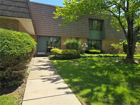 459 W Streetsboro St #F, Hudson, OH 44236
