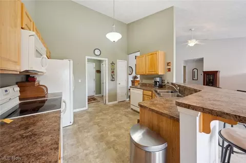 4579 Fields Way, Lorain, OH 44053 photo 10