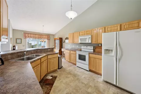 4579 Fields Way, Lorain, OH 44053 photo 11