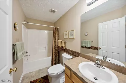 4579 Fields Way, Lorain, OH 44053 photo 17