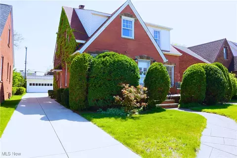 2217 Brookview Blvd, Parma, OH 44134