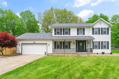 2003 Powder Mill Run, Youngstown, OH 44505