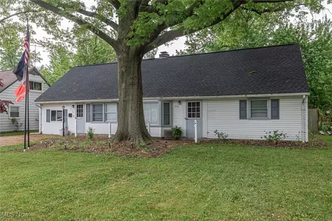 524 Irving Park Blvd, Sheffield Lake, OH 44054