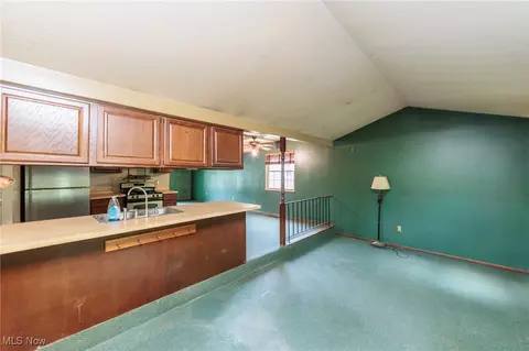 Living - 5609 Walnut St, Mentor On The Lake, OH 44060 photo 8 of 9