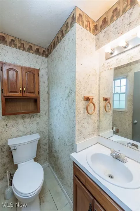 Bath - 5609 Walnut St, Mentor On The Lake, OH 44060 photo 1 of 4