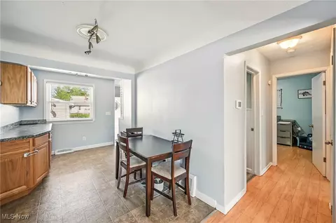 Entry Way - Undisclosed, Willowick, OH 44095 photo 1 of 3
