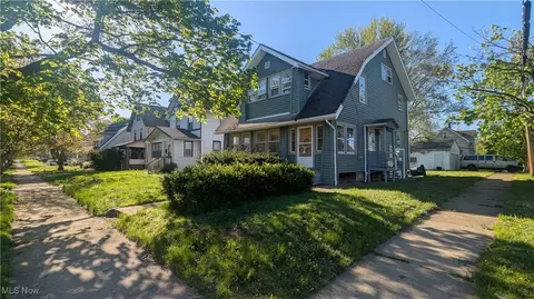 126 E Mapledale Ave, Akron, OH 44301 photo 1