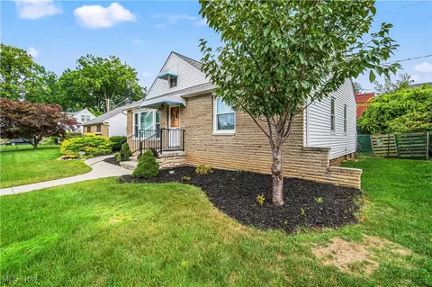Exterior - 131 E 206th St, Euclid, OH 44123 photo 2 of 9