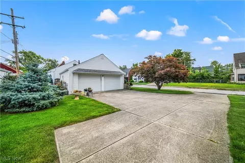 Exterior - 131 E 206th St, Euclid, OH 44123 photo 3 of 9