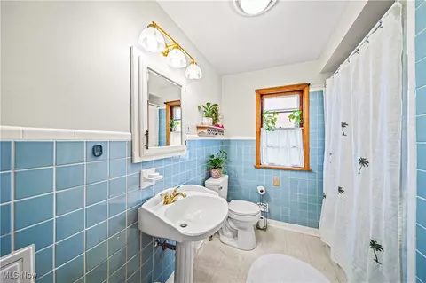 Bath - 131 E 206th St, Euclid, OH 44123 photo 1 of 2