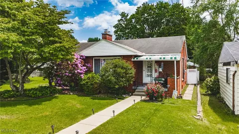 1608 Lawrence St, Parkersburg, WV 26101