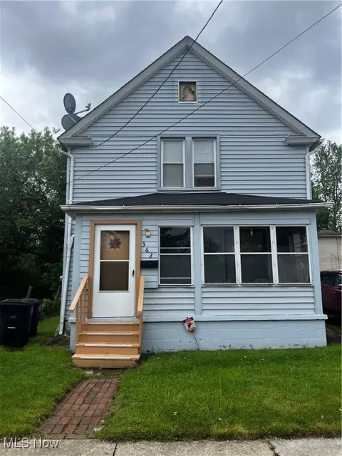 362 Howe St, Akron, OH 44307