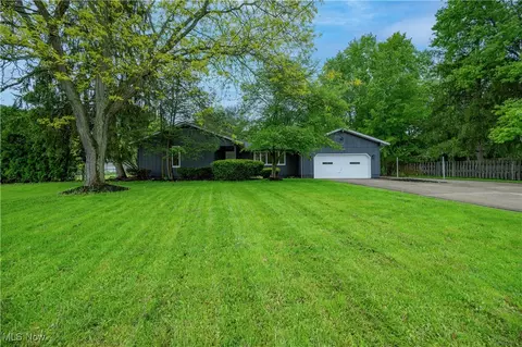 6006 Tippecanoe Rd, Canfield, OH 44406