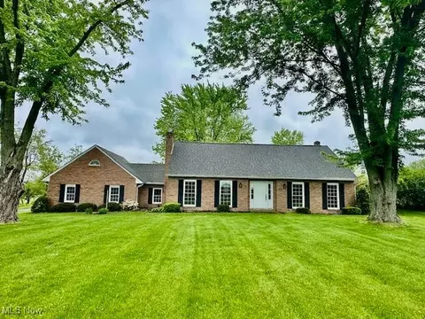 13053 Sarbaugh St SW, Navarre, OH 44662