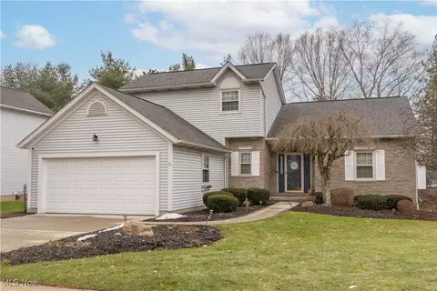 5475 Cable Point Cir NW, Canton, OH 44718