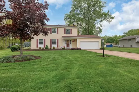 172 Bayberry Dr, Northfield, OH 44067